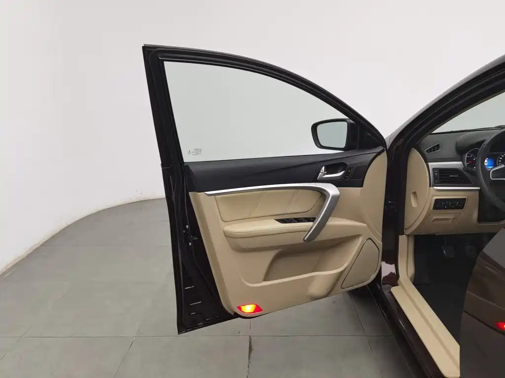 Geely Emgrand — миниатюра 8