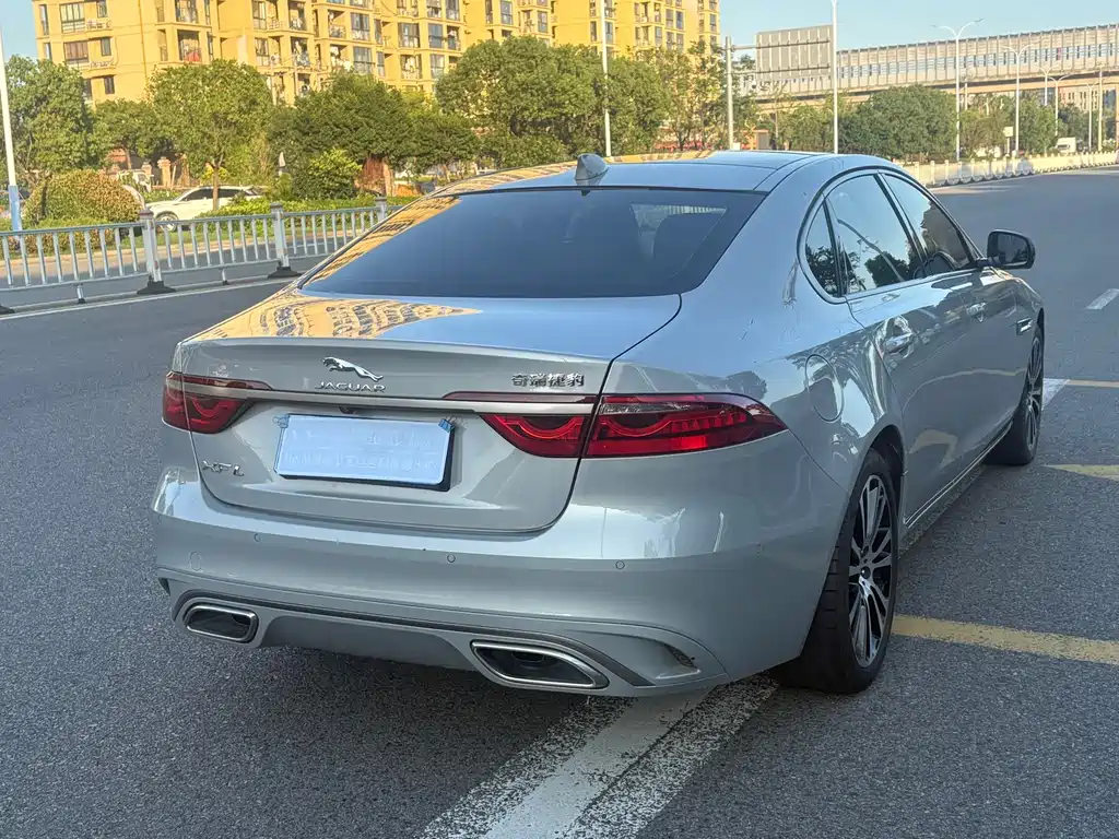 Jaguar XFL — миниатюра 12