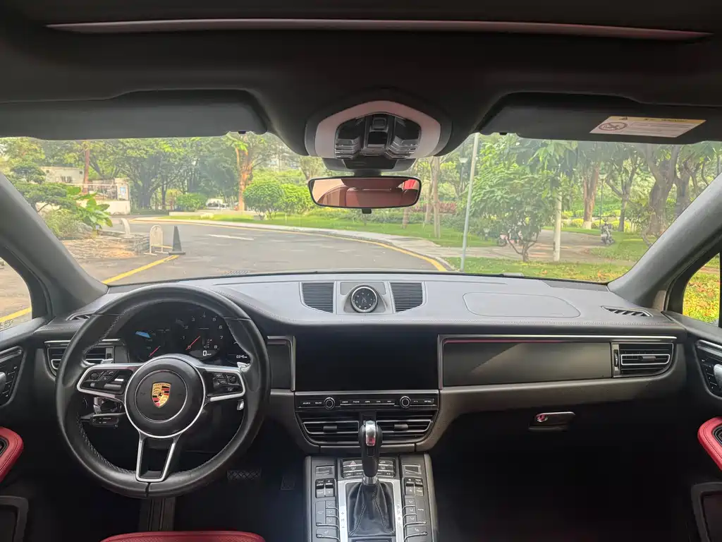 Porsche Macan — миниатюра 9