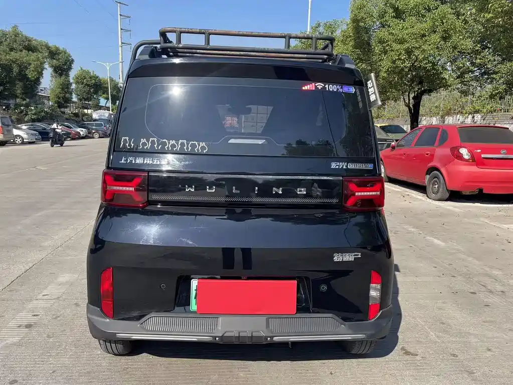 Wuling MINIEV — миниатюра 8