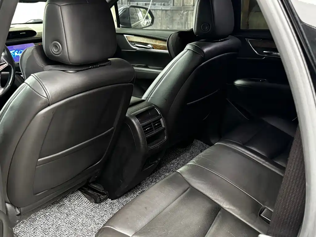 Cadillac XT5 — миниатюра 3