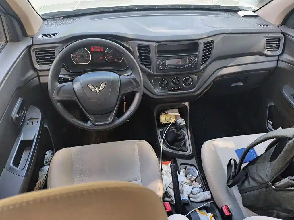 Wuling Hongguang V — миниатюра 13
