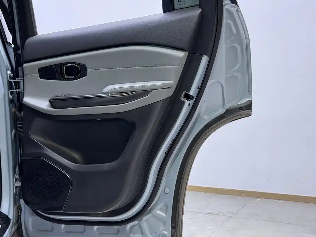 NIO ES6 — миниатюра 21