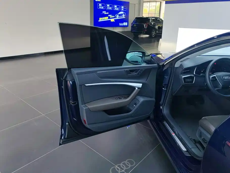 Audi A7L — миниатюра 7