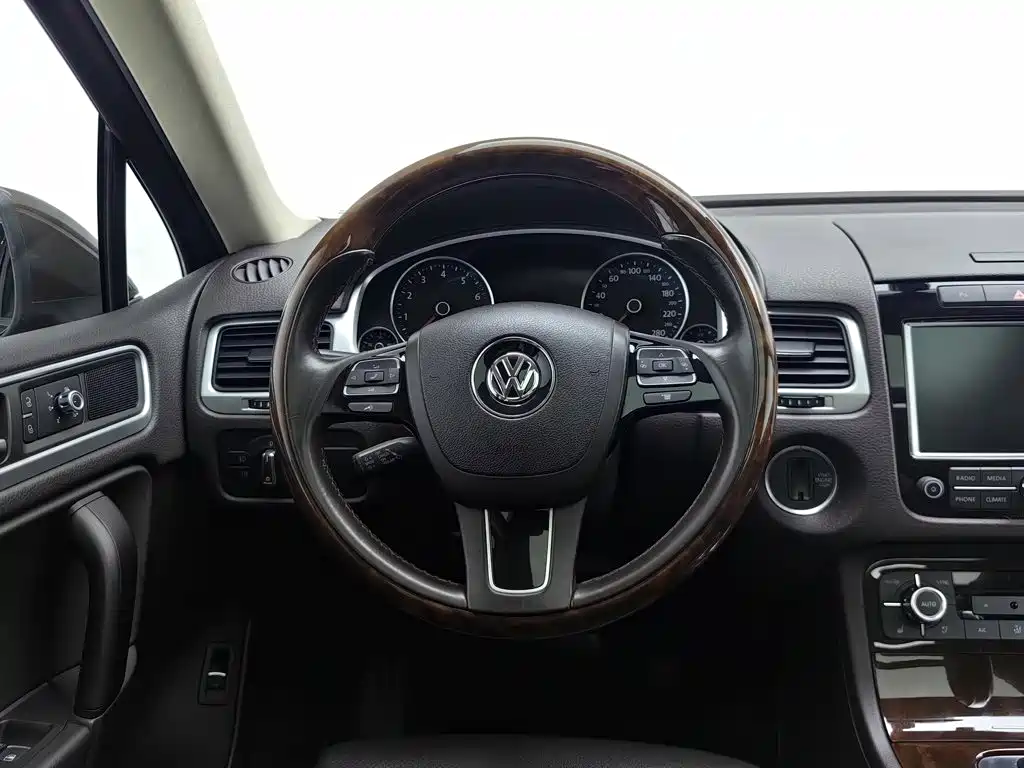 Volkswagen Touareg — миниатюра 11