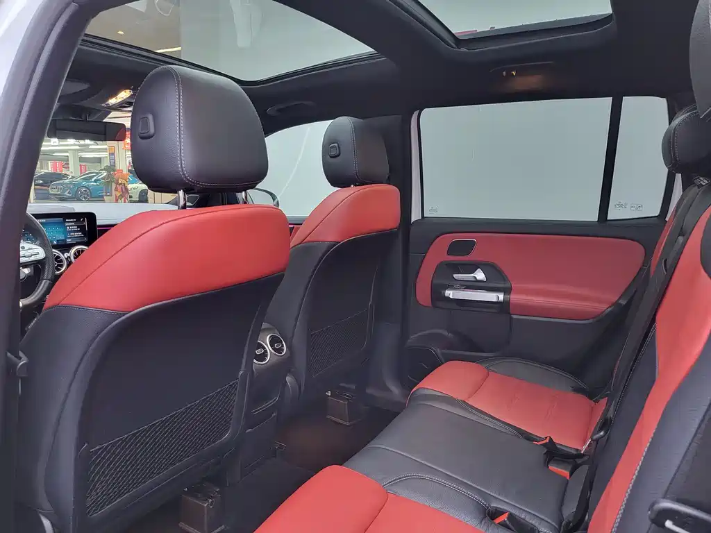 MERCEDES-BENZ GLB AMG