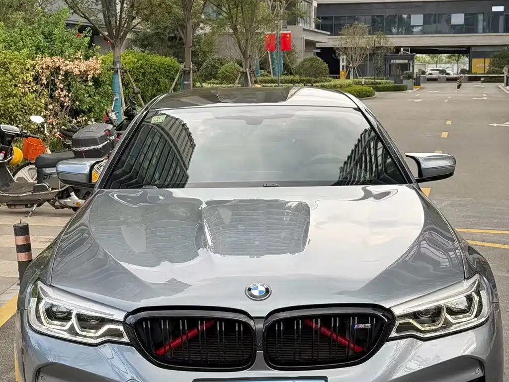 BMW M5 — миниатюра 7