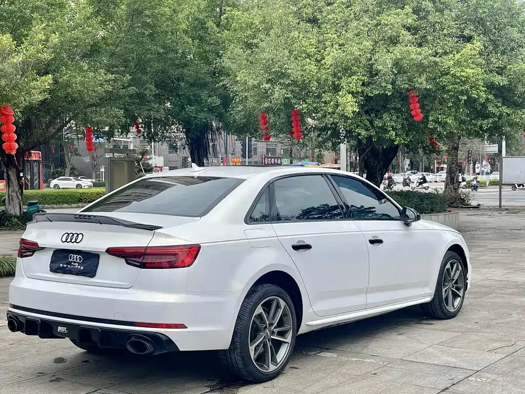 AUDI A4L