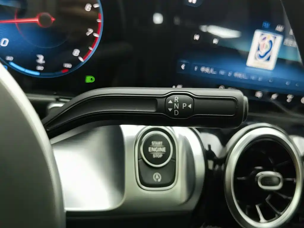 Mercedes-Benz GLB — миниатюра 13