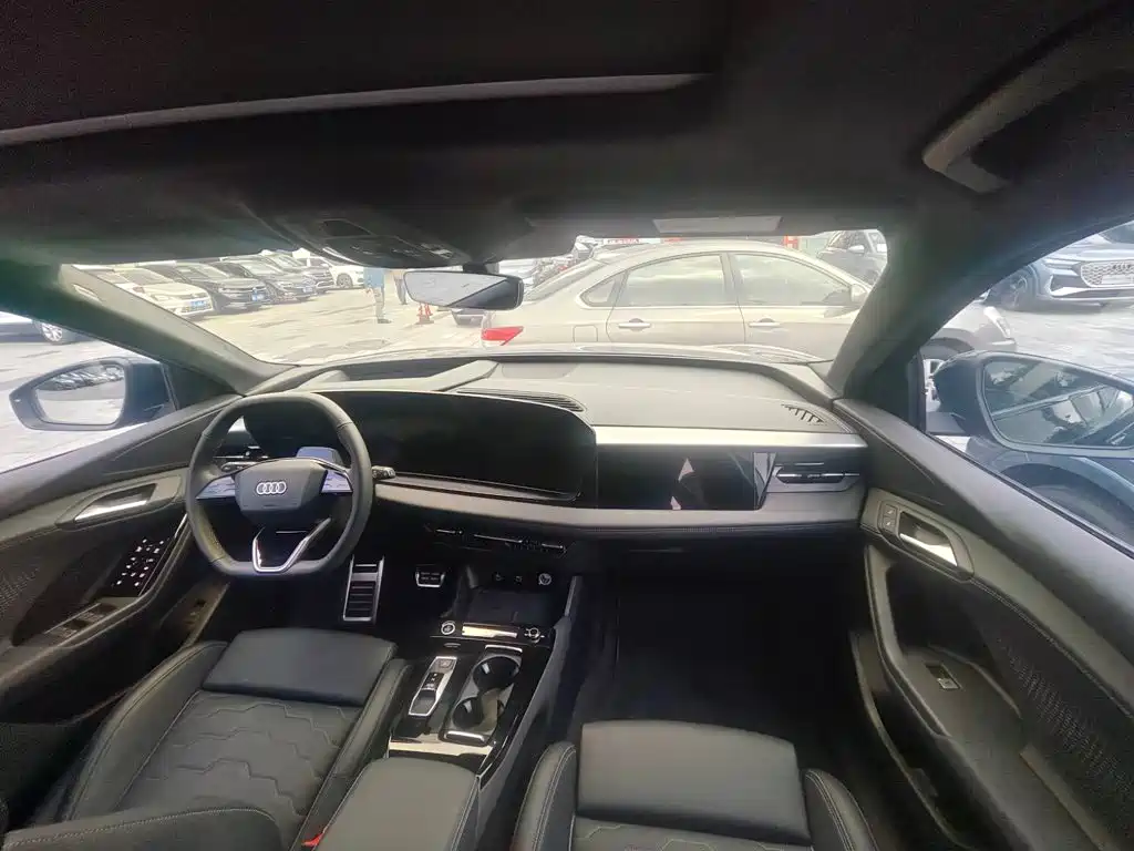 Audi Q6L e-tron — миниатюра 8