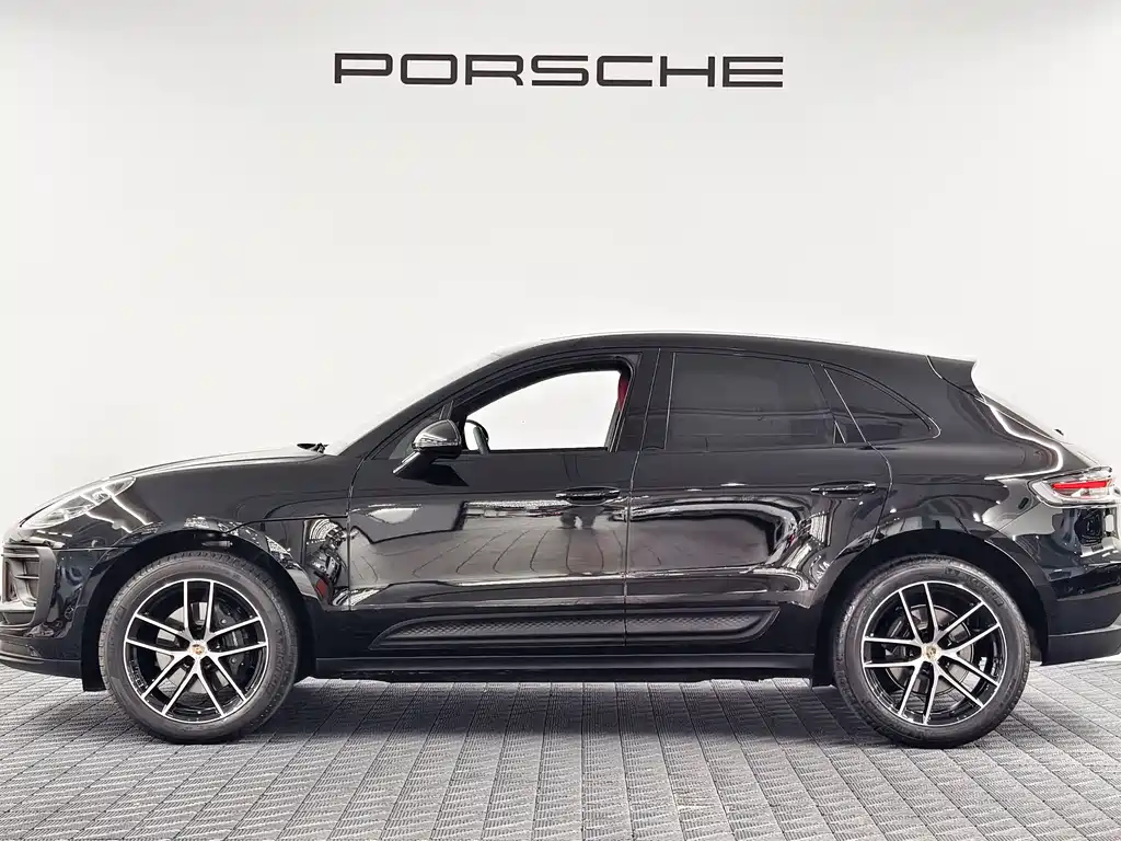Porsche Macan — миниатюра 3