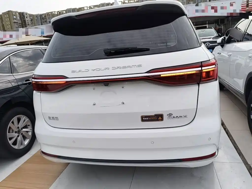 BYD MAX — миниатюра 6