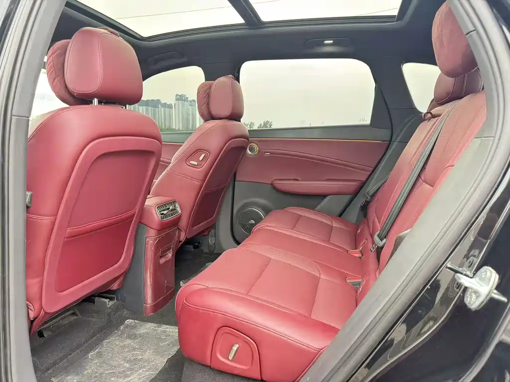 Hongqi HS6 PHEV 2026 240