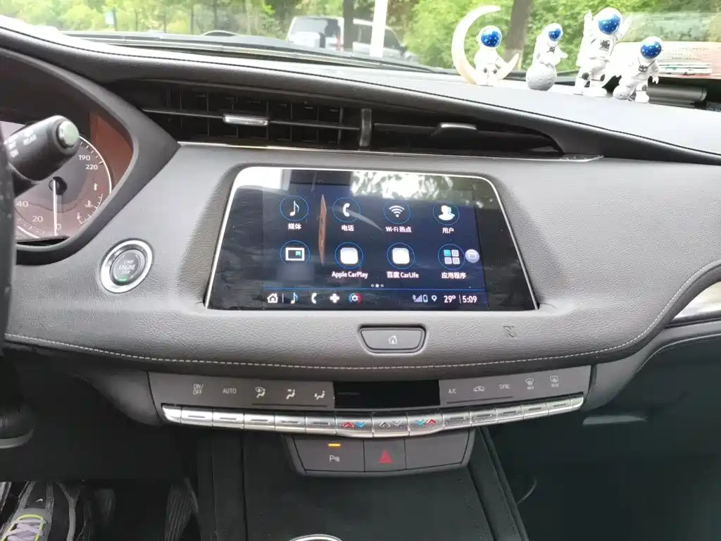 Cadillac XT4 — миниатюра 6