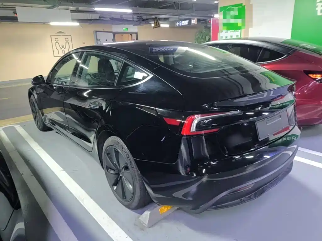 Tesla Model 3 — миниатюра 5