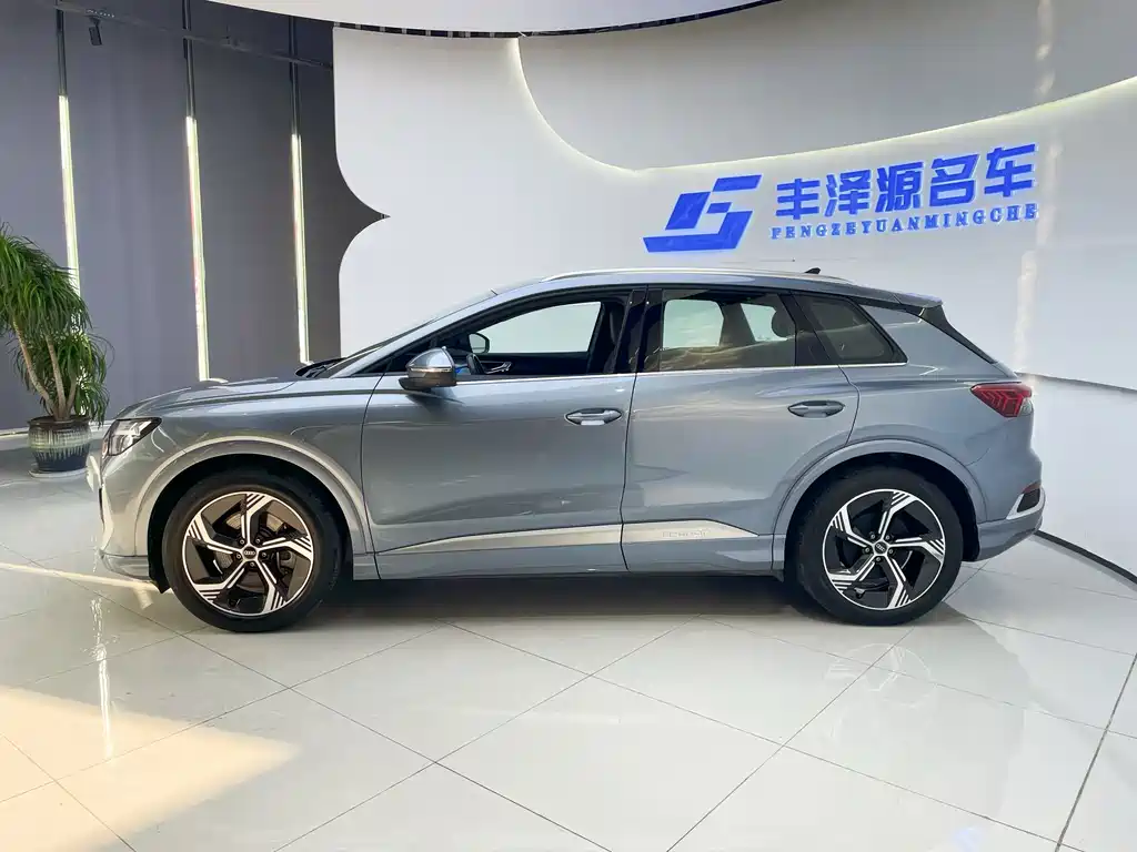 Audi Q4 e-tron — миниатюра 3