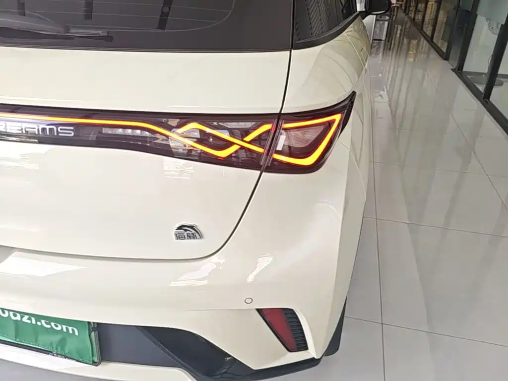BYD Dolphin — миниатюра 8