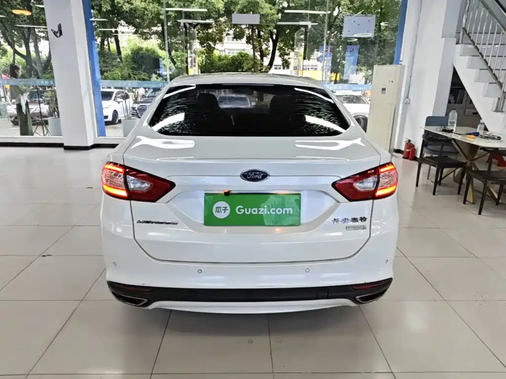 Ford Mondeo — миниатюра 6