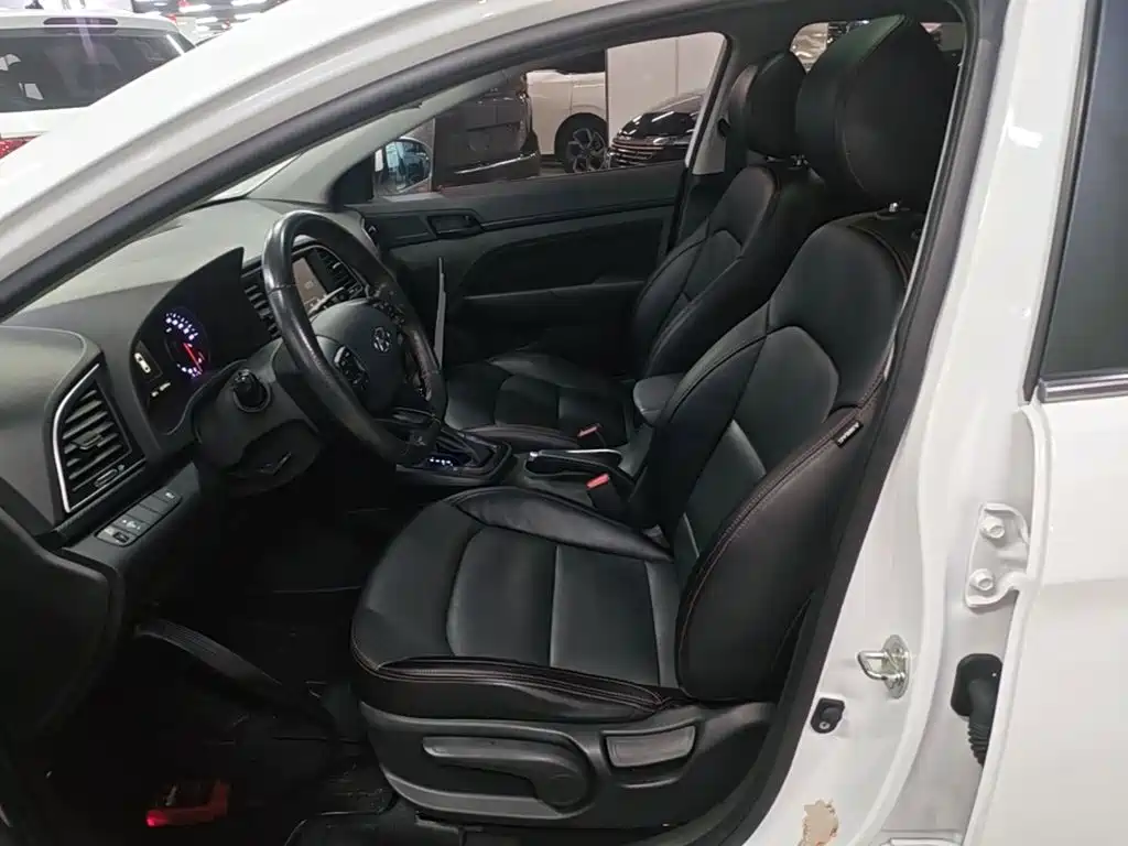 Hyundai Elantra — миниатюра 15