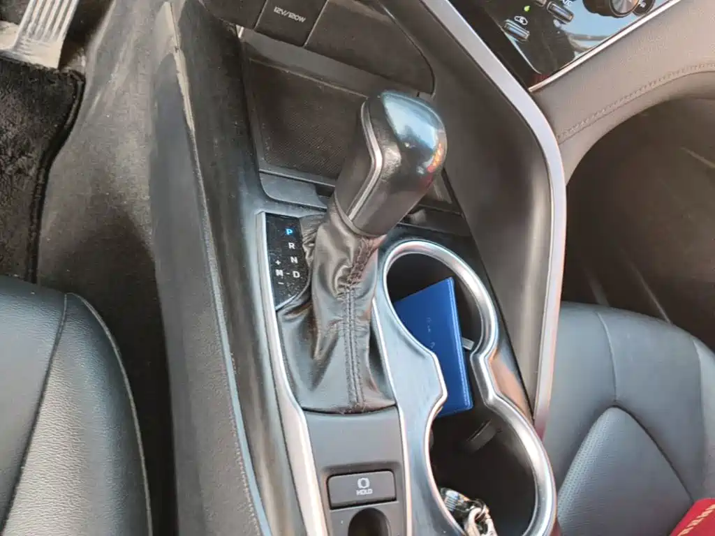 Toyota Camry — миниатюра 14
