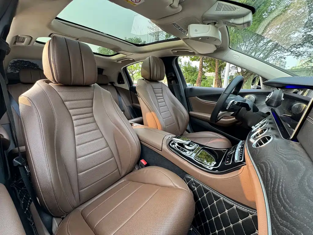 Mercedes-Benz E-Class — миниатюра 10