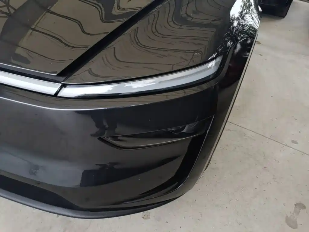 Tesla Model Y — миниатюра 24