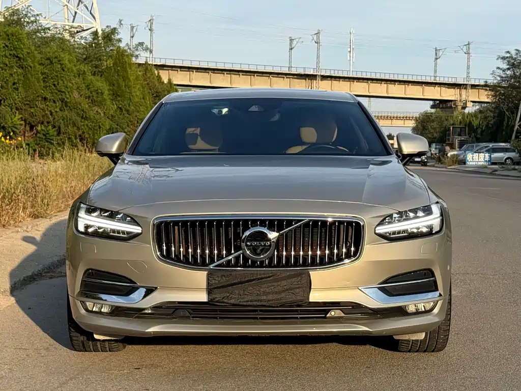 Volvo S90 — миниатюра 2