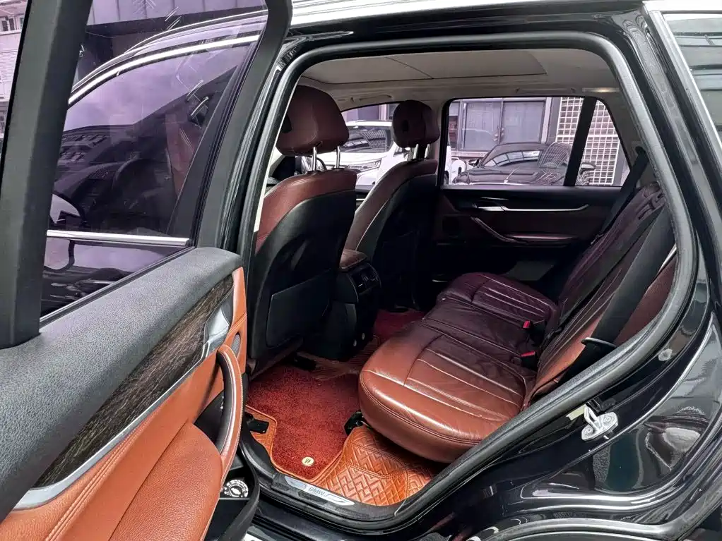 BMW X5 (Import) — миниатюра 6