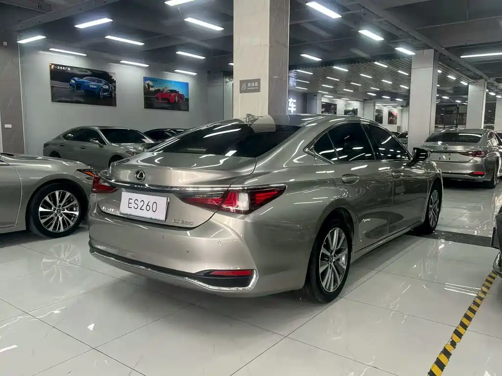Lexus ES — миниатюра 7