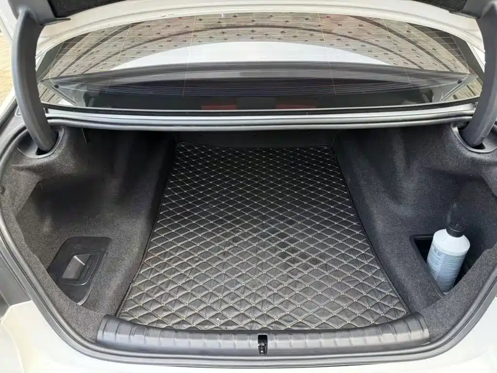 BMW 5 Series — миниатюра 7