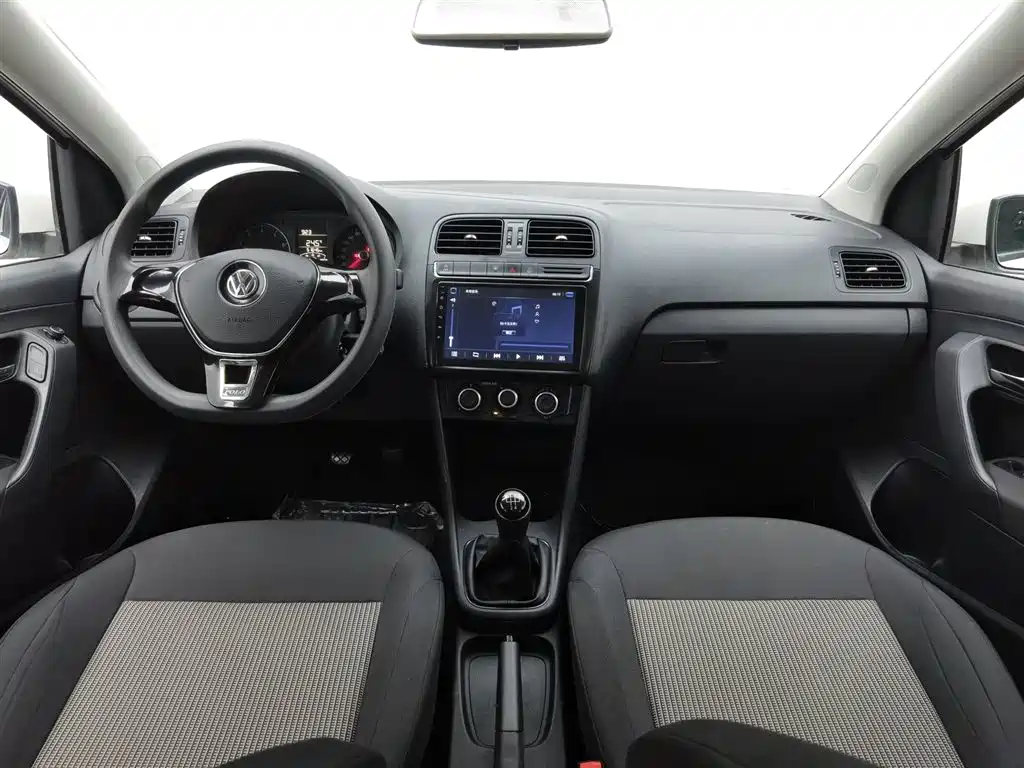 Volkswagen Polo 2018 1.5L MT