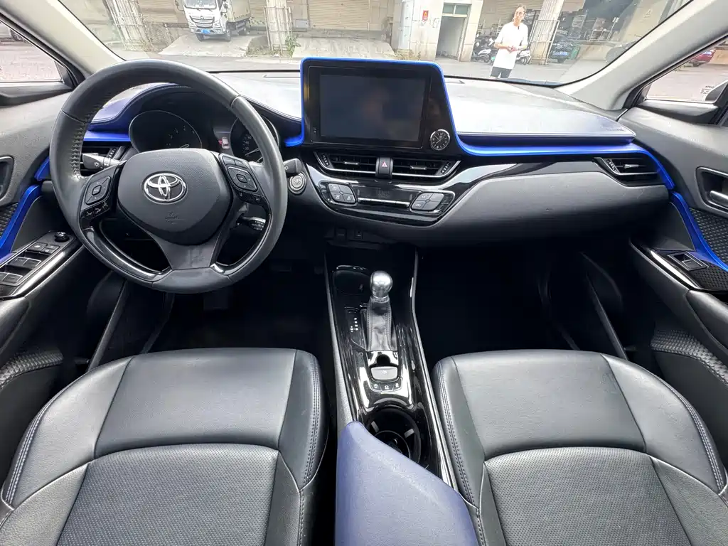 Toyota C-HR — миниатюра 6