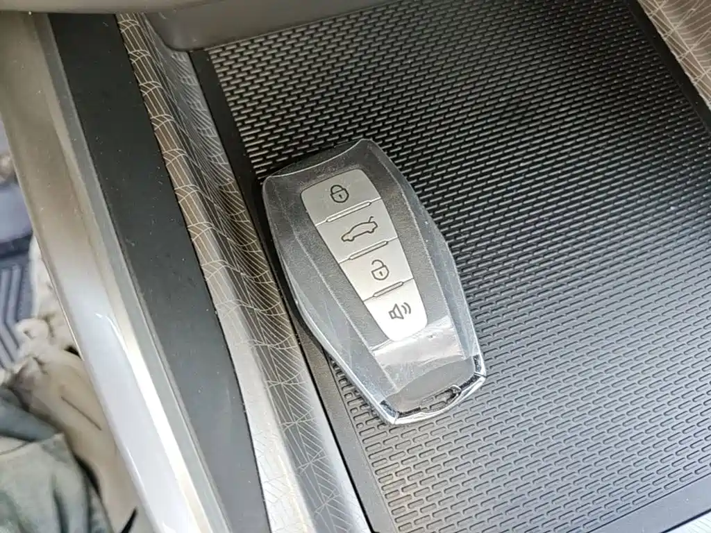 Geely Emgrand — миниатюра 9