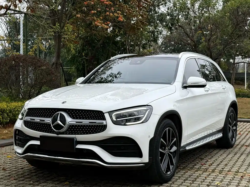 MERCEDES-BENZ GLC