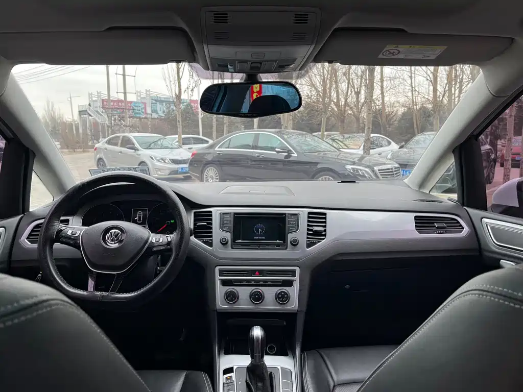 VOLKSWAGEN GOLF*JIAYU