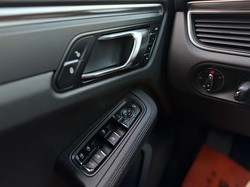 Porsche Macan — миниатюра 25
