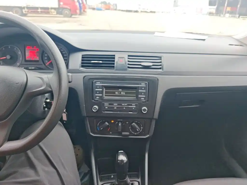 Volkswagen Santana — миниатюра 10