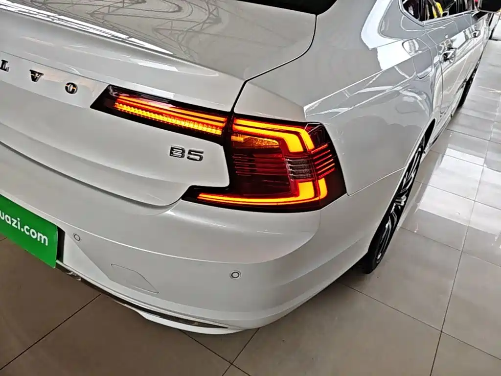 Volvo S90 — миниатюра 8