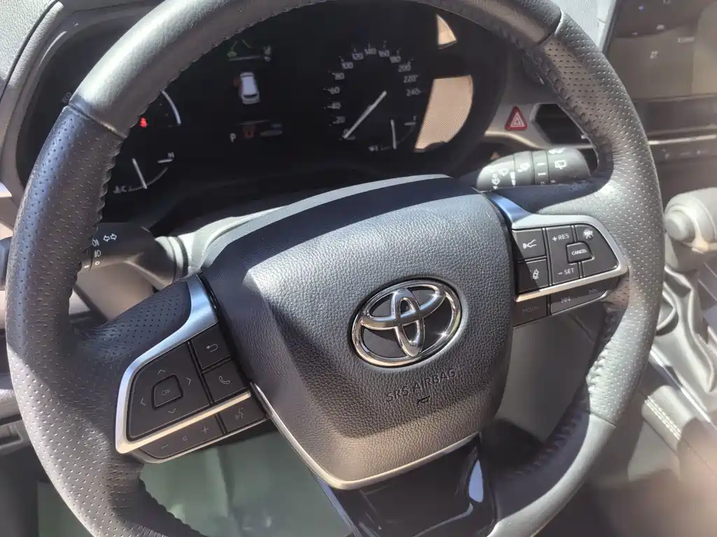 Toyota Sienna — миниатюра 24