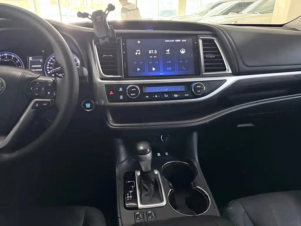 Toyota Highlander — миниатюра 15