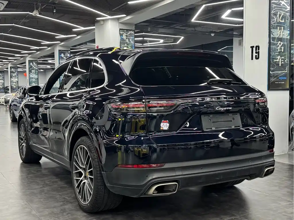 Porsche Cayenne — миниатюра 12