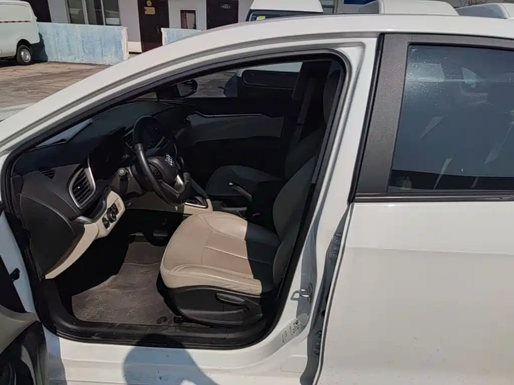 Buick Excelle — миниатюра 15