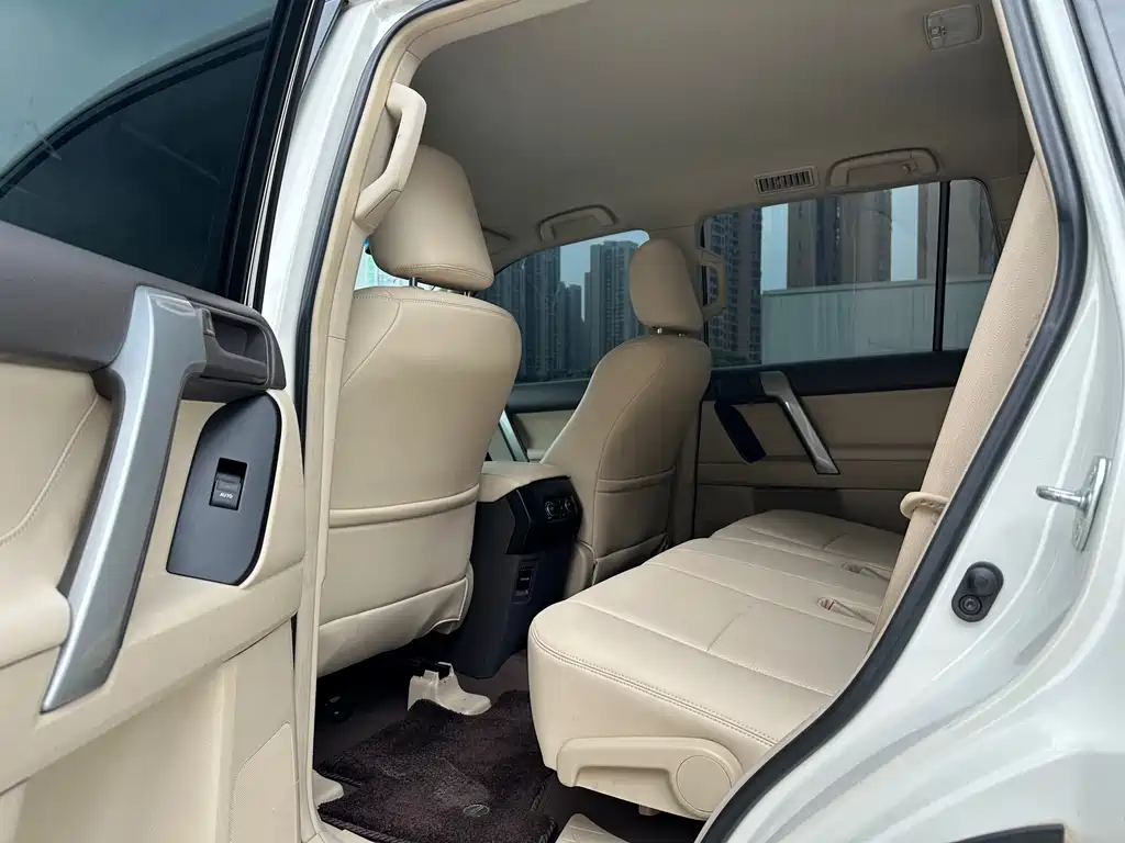 Toyota Prado (Import) — миниатюра 6