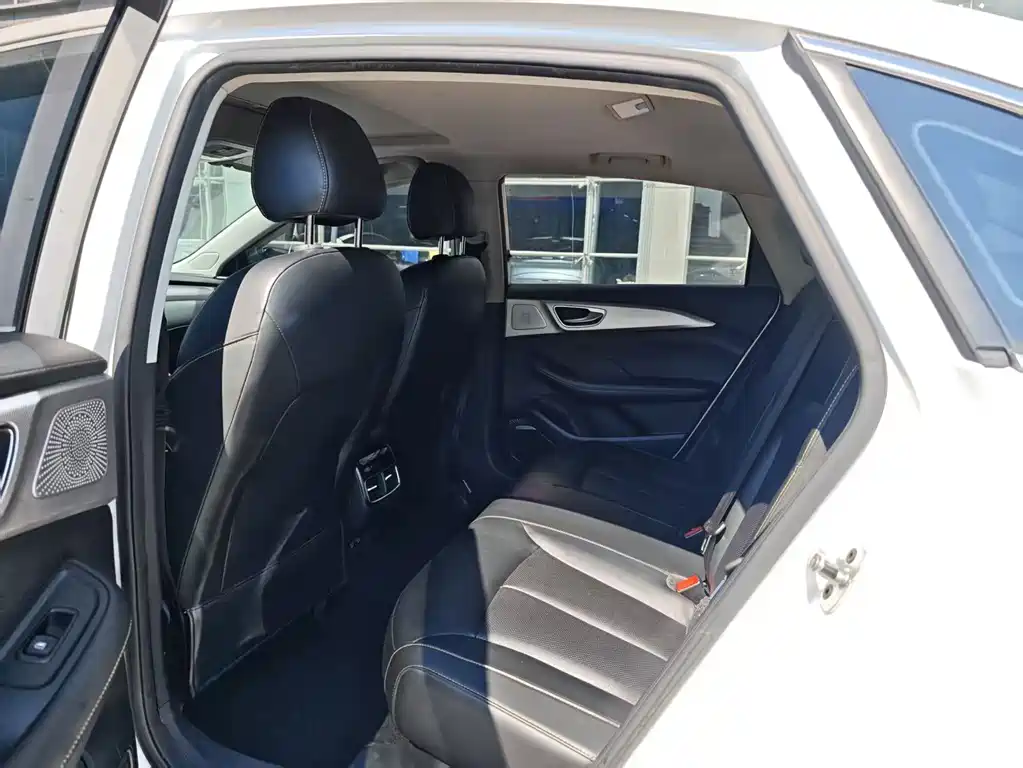 Roewe i6 MAX New Energy — миниатюра 9