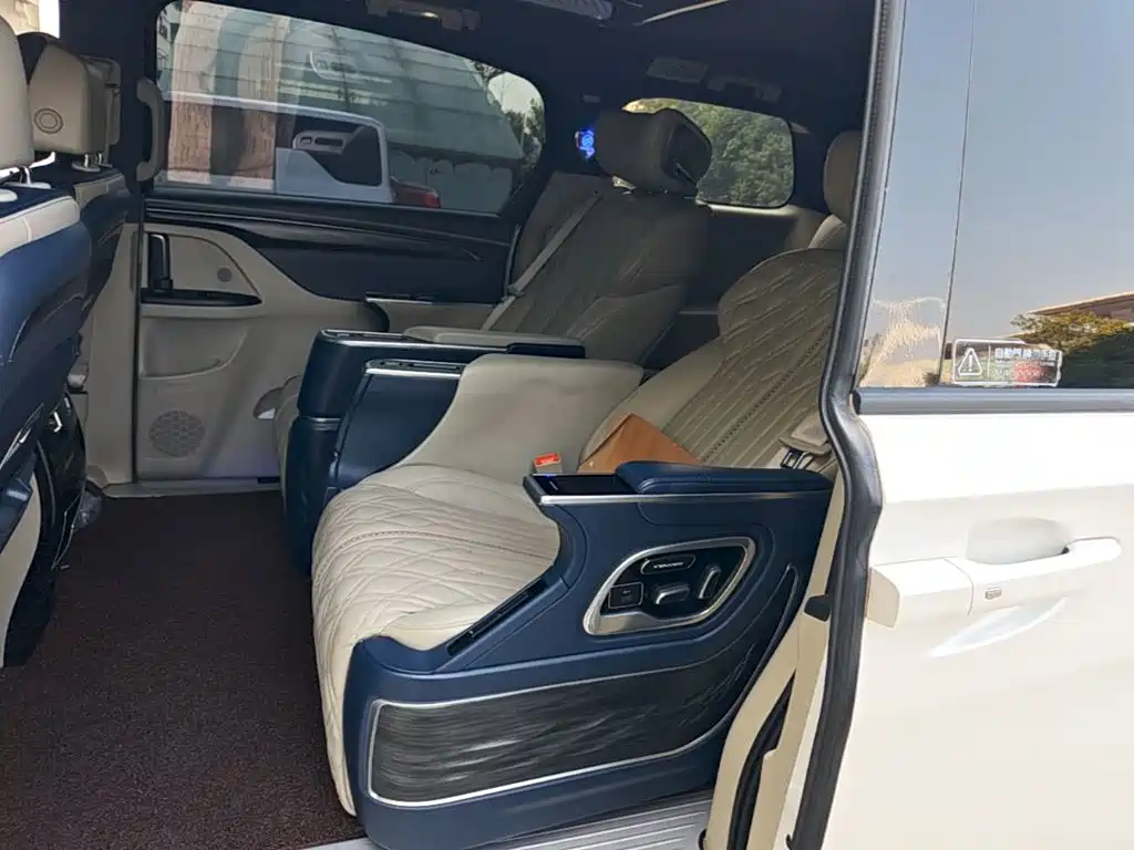 Buick GL8 — миниатюра 17