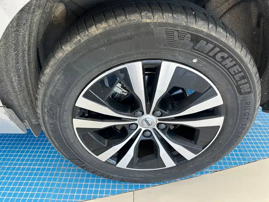 Volvo XC60 — миниатюра 6