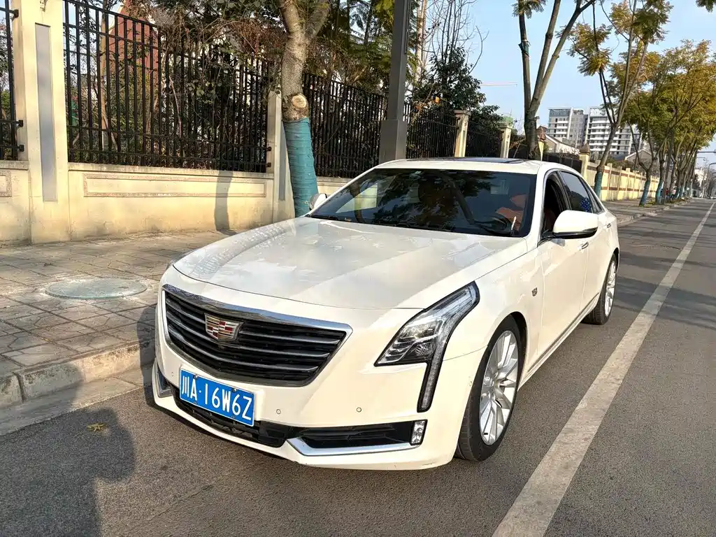 CADILLAC CT6