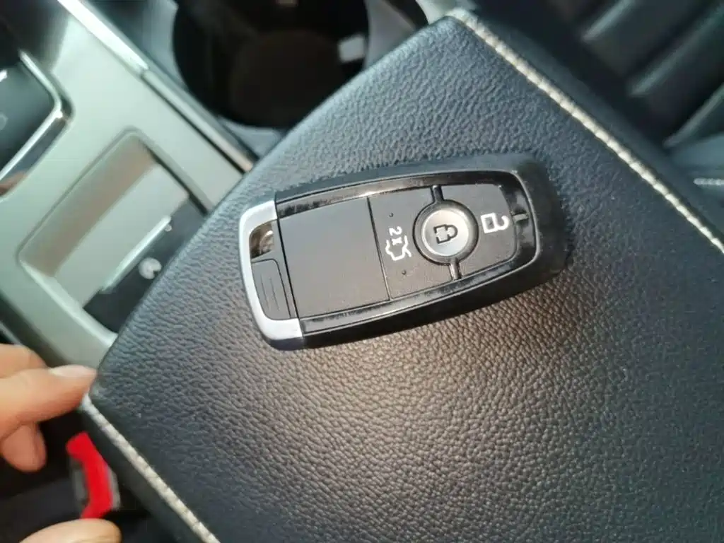 Ford Mondeo — миниатюра 9