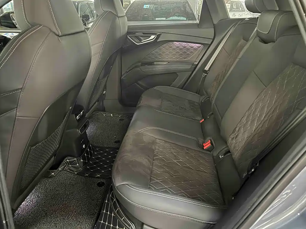 Audi Q4 e-tron — миниатюра 6
