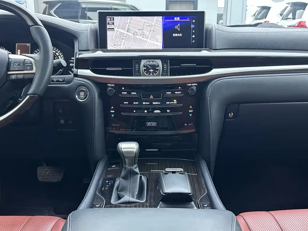 LEXUS LX